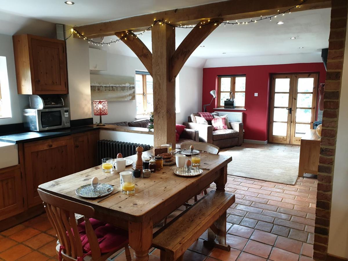 Delightful Cottage On The River Adur Close To Brighton & The Downs No Dogs Sorry Upper Beeding Eksteriør billede