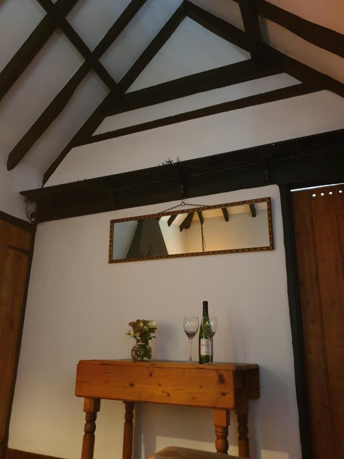Delightful Cottage On The River Adur Close To Brighton & The Downs No Dogs Sorry Upper Beeding Eksteriør billede