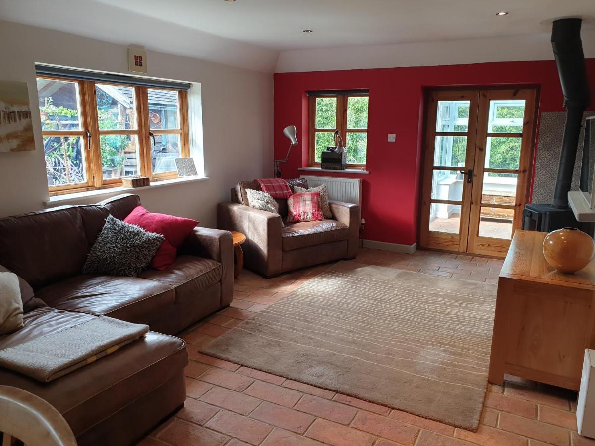 Delightful Cottage On The River Adur Close To Brighton & The Downs No Dogs Sorry Upper Beeding Eksteriør billede